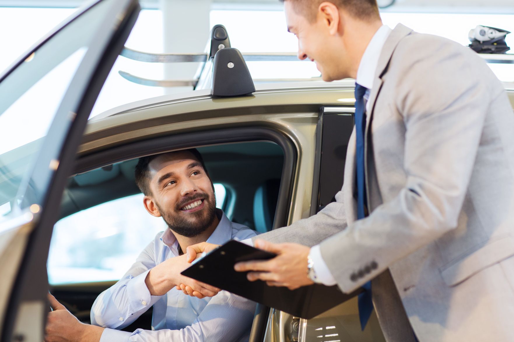 The Pros and Cons of Leasing vs. Purchase